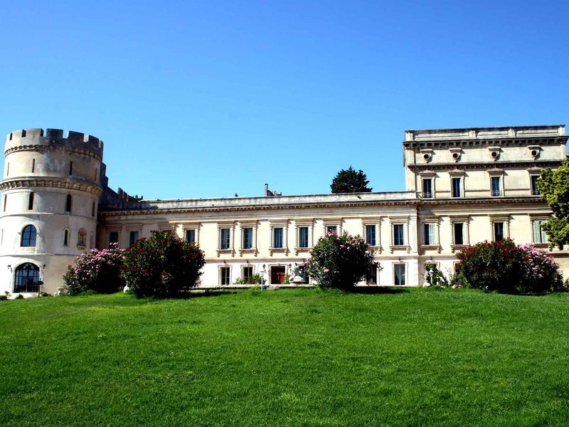 Le Château de Barbegal, un lieu aux pieds des Alpilles à Raphèle-les-Arles