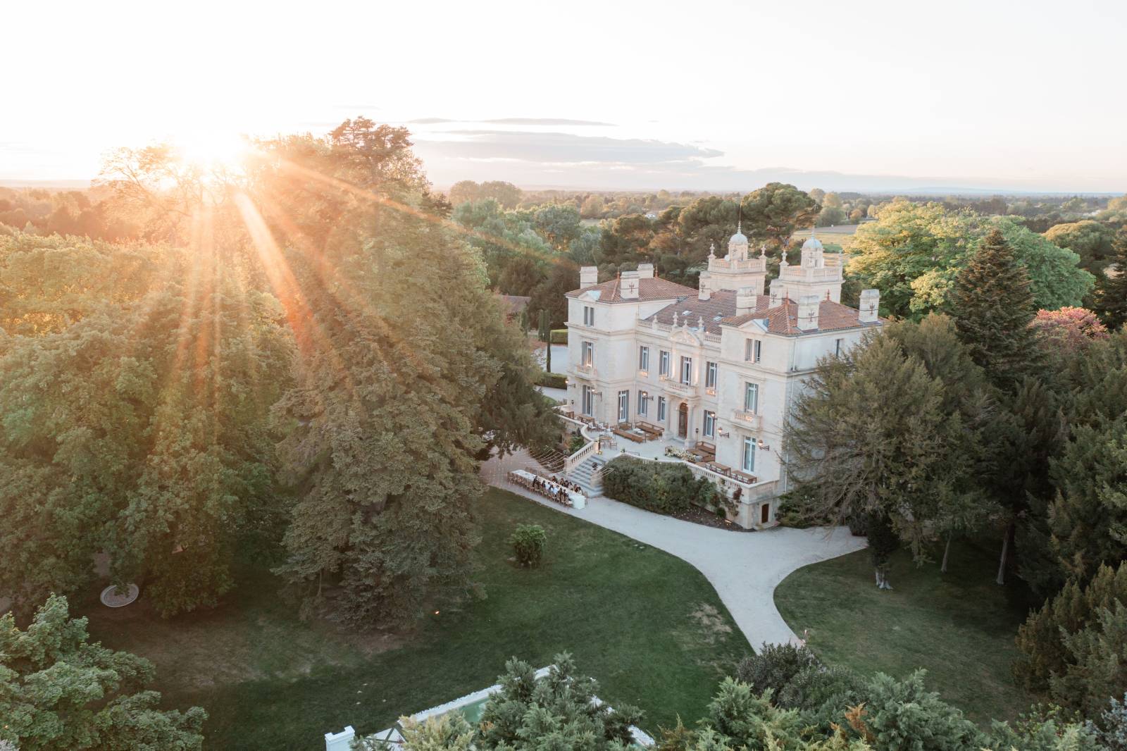 ©aliciaserraphotography & ©yoursweddingimages