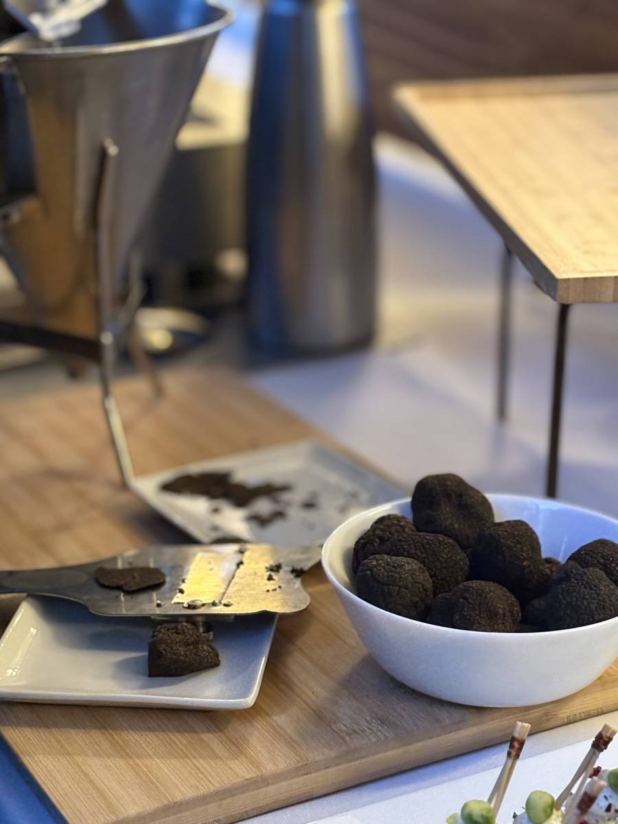 Animation truffe par le traiteur La Truffe Noire 